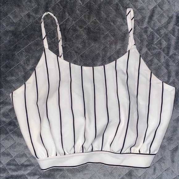 ❌SOLD❌ Striped Crop Top - Picture 2 of 3